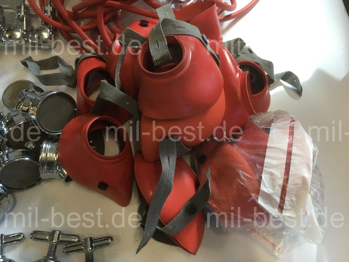 KONVOLUT: Sauerstoffversorgung Drägerwerk, Sauerstoffmasken, ex Bundeswehr 109