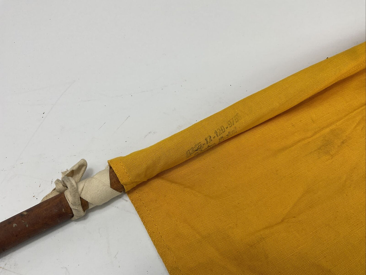 Flagge „GELB“ Warnflagge aus Flaggensatz, Gokart, Autorennen ex. Bundeswehr 0459