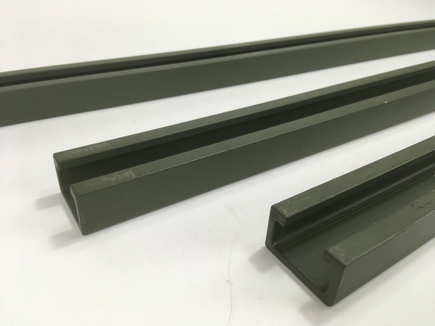 84 cm C-Schiene Aluminium Nutensteine Kabine Dornier Zeppelin Bundeswehr