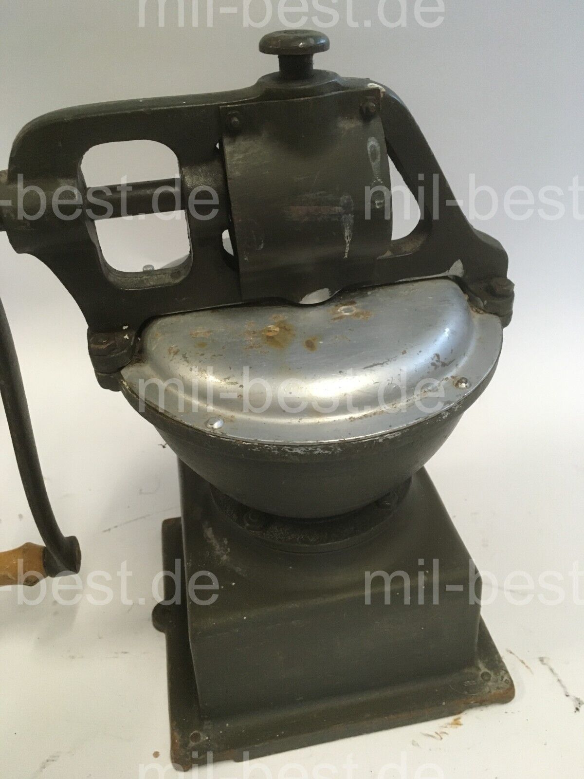 Alte Kaffeemühle BUND mit Handkurbel 1960er VINTAGE ex. Bundeswehr (123)