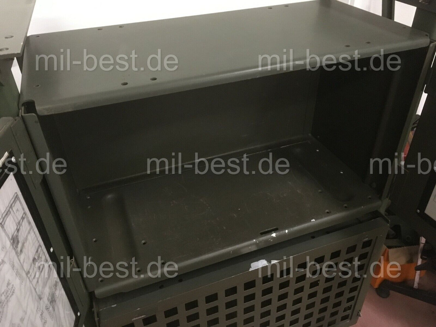 2 x Schrank, Aluminium mit Arbeitstisch Bundeswehr Kabine Zeppelin Shelter (204)