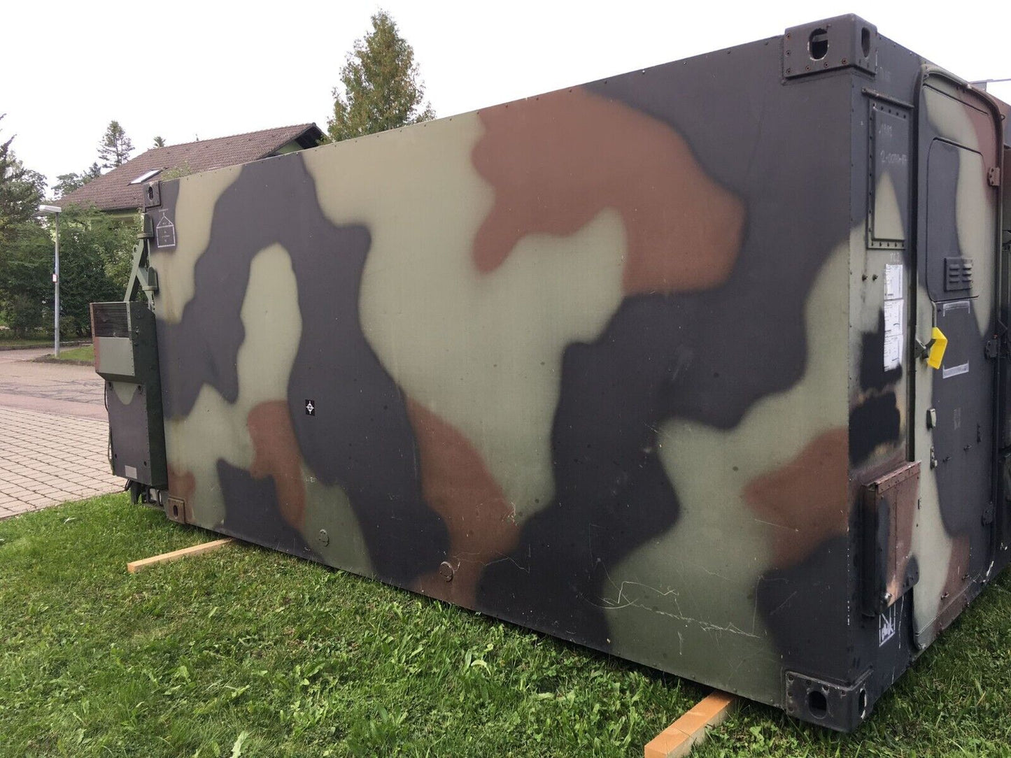 Bundeswehr Zeppelin FM2 Kabine, isoliert, Shelter, Funkkoffer, Wohnkabine