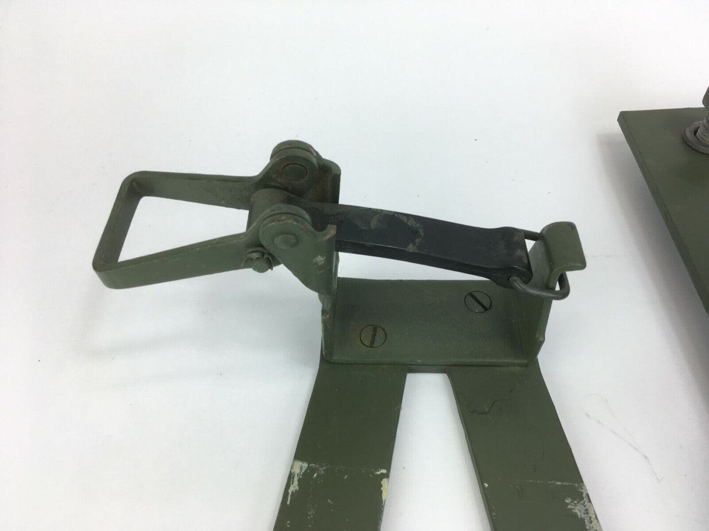 Halterung Erdungsspieß, Klemmbügel, Bundeswehr, Kabine, Shelter