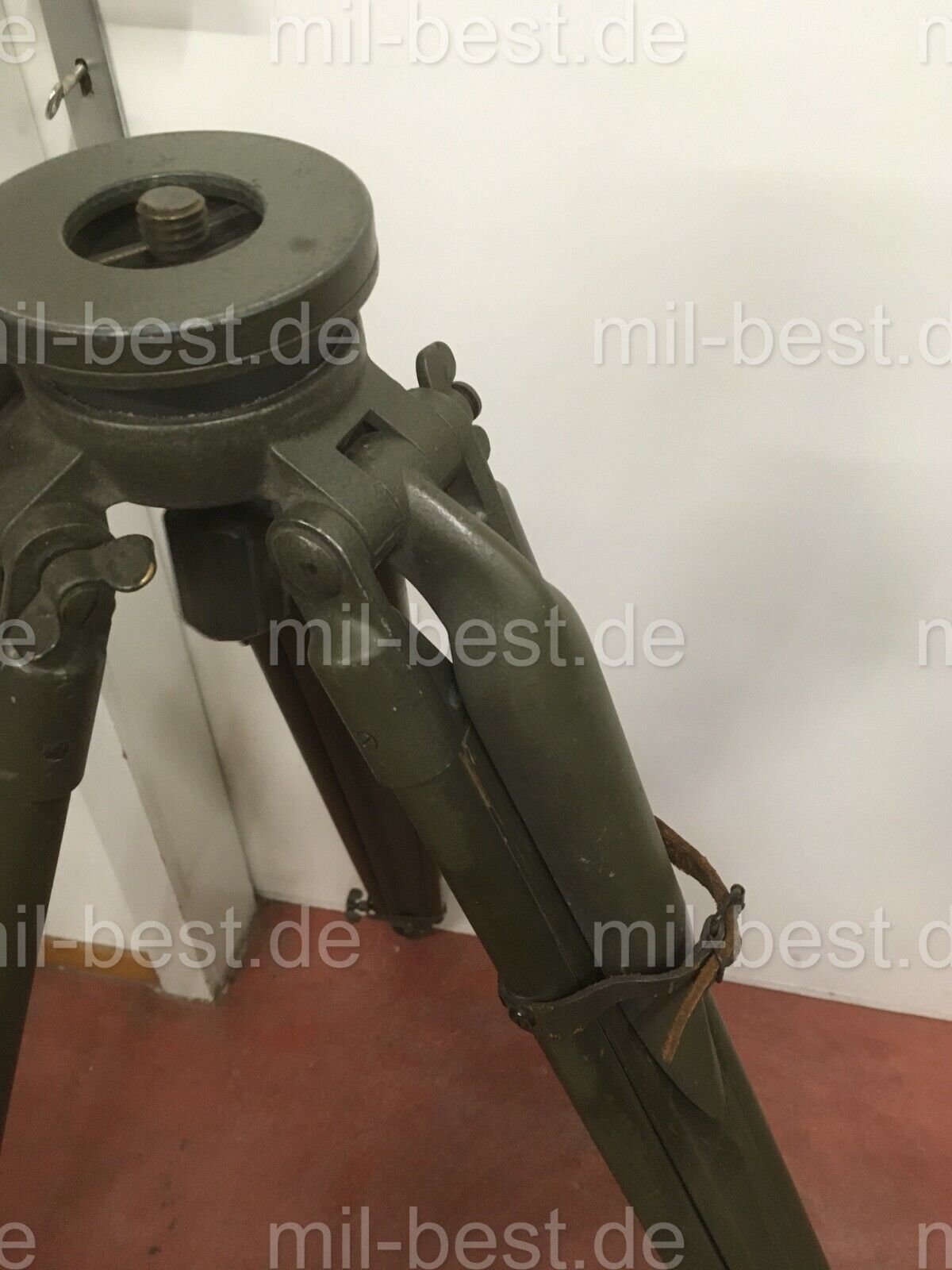 Geländestativ Vermessungsstativ Stativ Tripod Dreibein Holzstativ Bundswehr