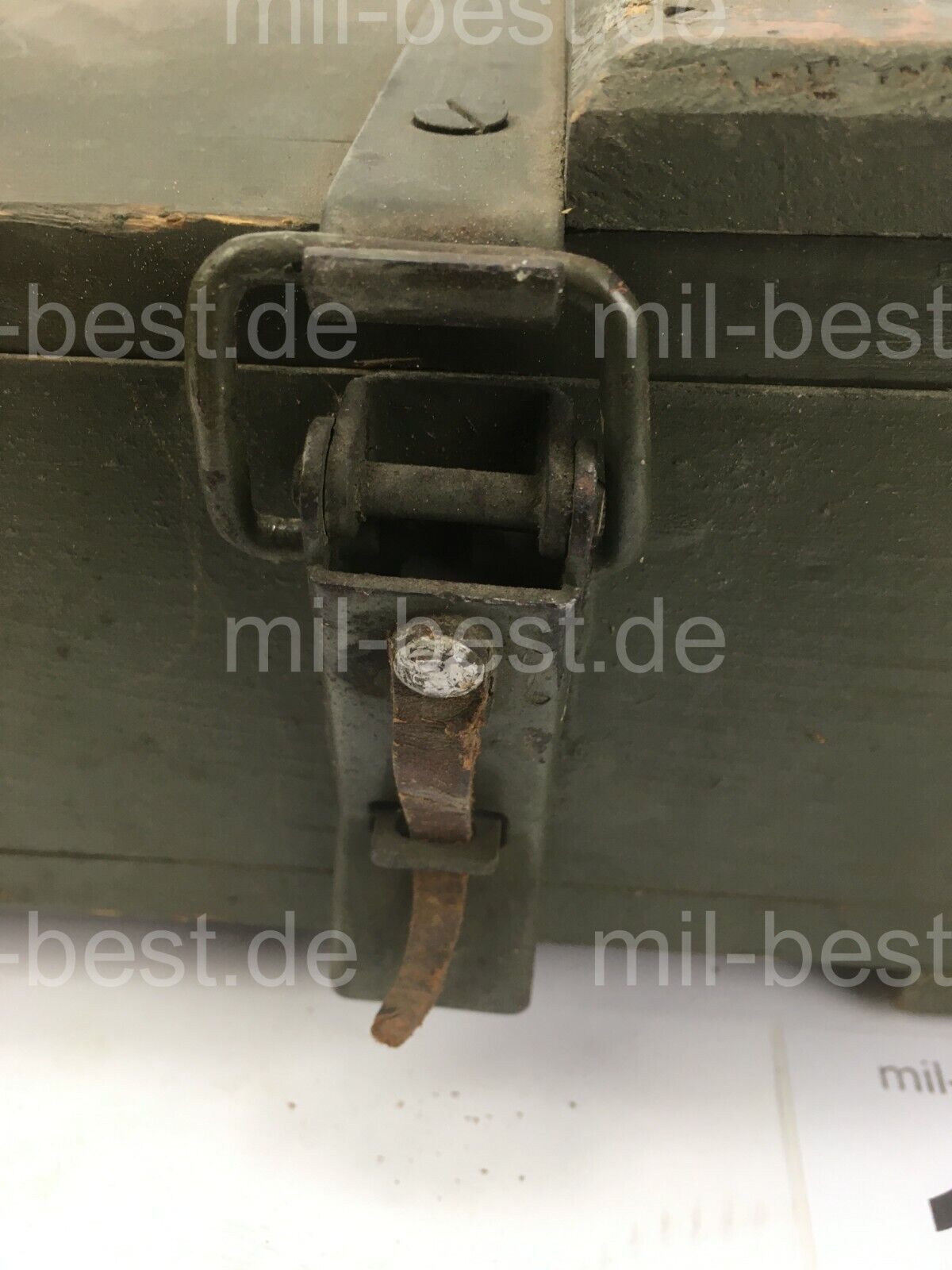 Holzkiste, Kiste 44 x 28 h = 11 cm VINTAGE SEHR ALT ex. Schweizer Armee (137)