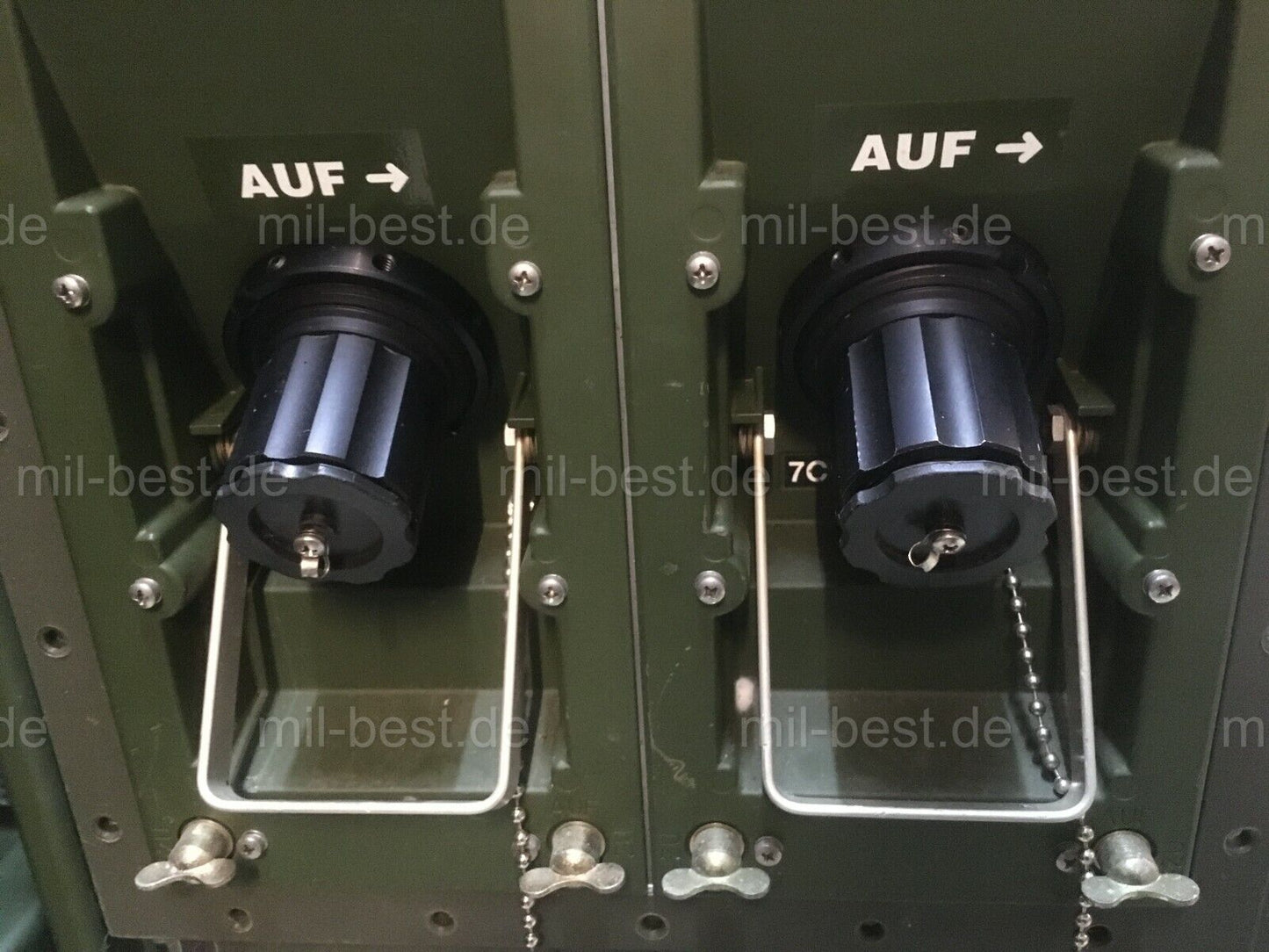2 Stück Anschaltkasten Richtfunk FM15000 im Einschub Funkgerät Bundeswehr Kabine