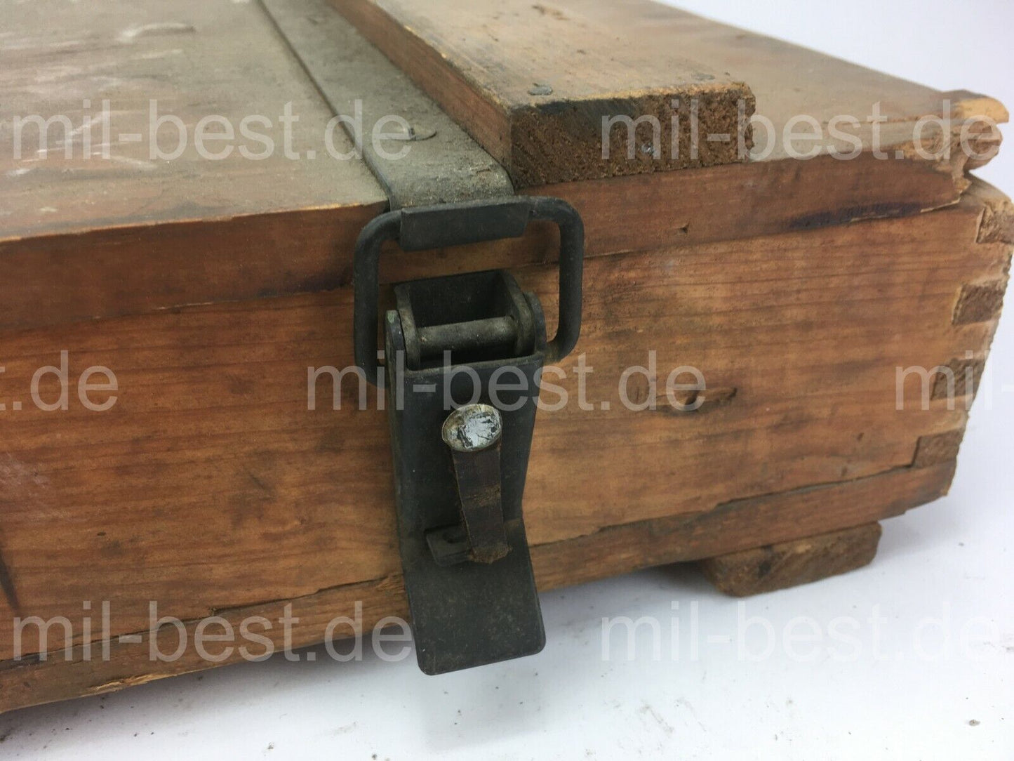 Holzkiste, Kiste 44 x 28 h = 11 cm VINTAGE SEHR ALT ex. Schweizer Armee (146)