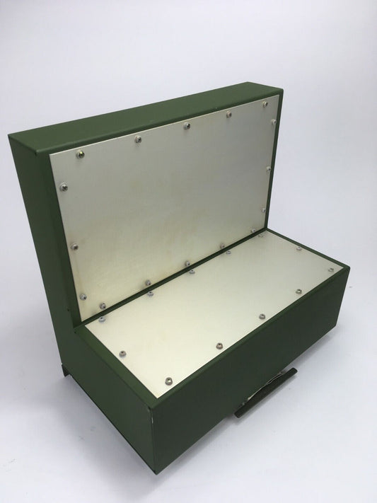 Konsole, leer, Alugehäuse, Gehäuse, Leergehäuse Bundeswehr Kabine Shelter Funk